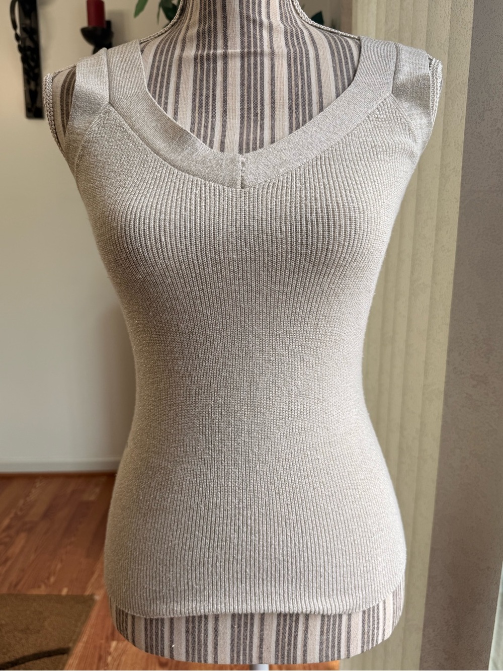 Ann Taylor Sleeveless V-Neck Ribbed Knit Tank